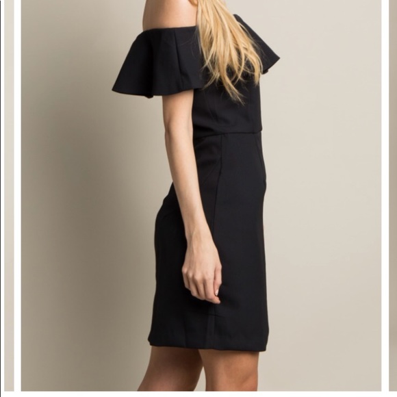 Lady’s black off shoulder dress - Picture 3 of 4
